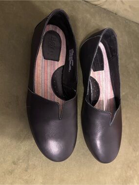 Born black leather loafer flats Sz 7